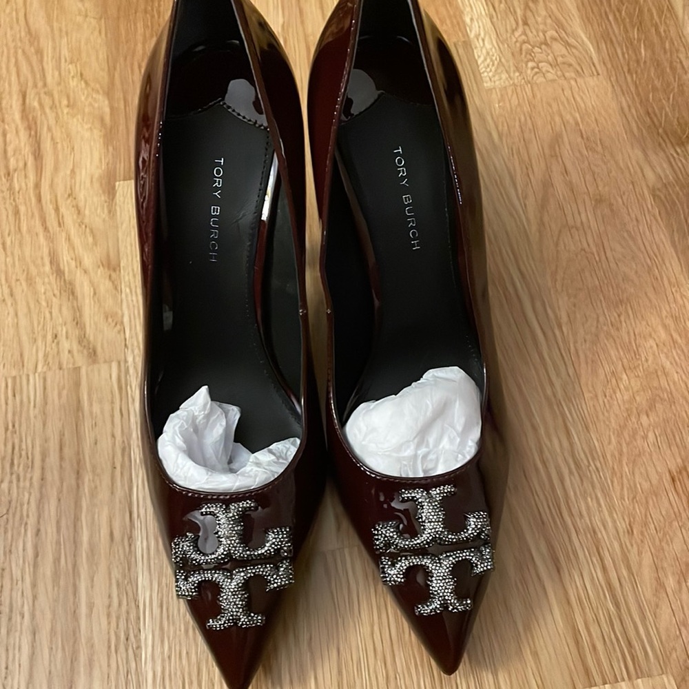 New Tory Burch Eleanor leather pumps in Maroon